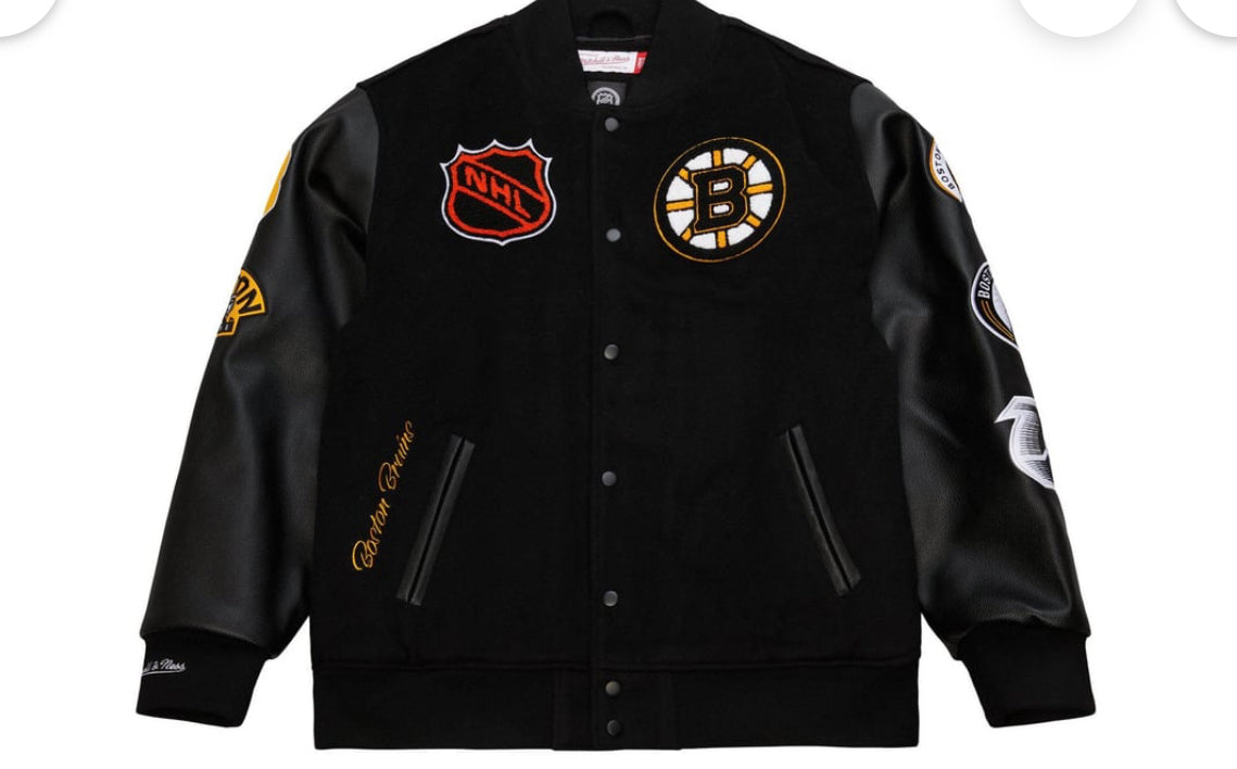 Mitchell & Ness ijumpman Adults
Black Boston iBruins
Blackout Varsity Jacket
(Large)