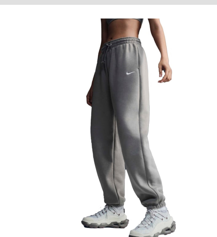 Nike ijumpman Sportswear
Women's Royal Pulse Fleece Phoenix High-Waisted Oversized
Sweatpants