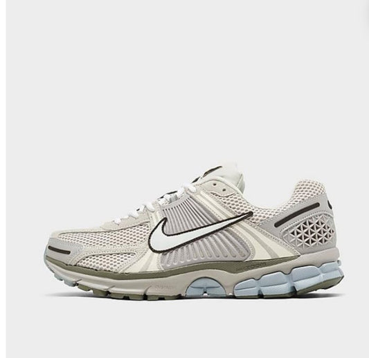 Nike Men's Zoom Vomero 5 Casual Shoes