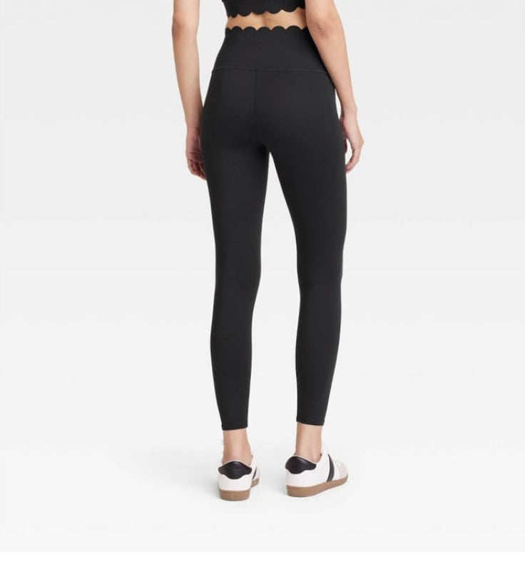 JoyLab Women's Scallop Detail High-Rise
7/8 Leggings